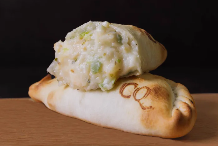 Empanada de Cebolla y Queso